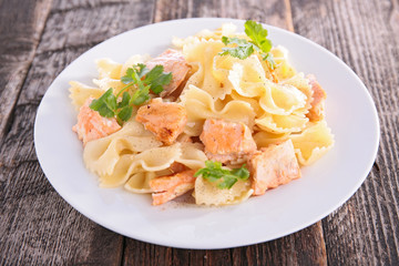 pasta with salmon
