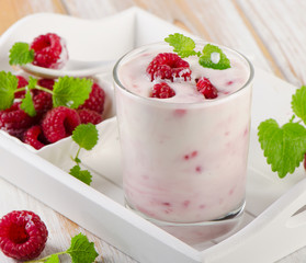 Raspberry yogurt with mint