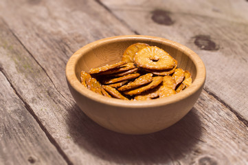 Salty round crackers