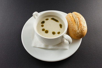 cream soup with bun
