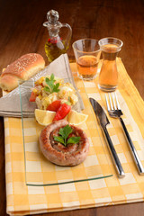 SAUSAGE WITH ONION AND CONTOUR