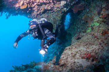 Fototapeta premium diver in a cave