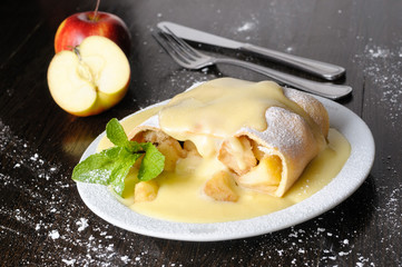 Apple strudel
