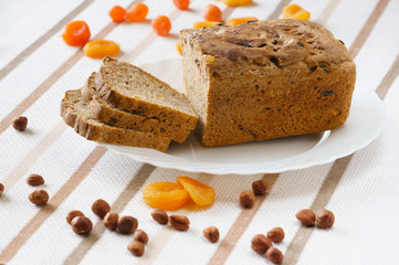 Bread with dried fruits