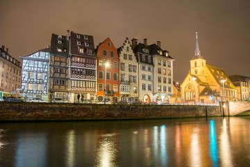 Fototapeta premium La Petite France à Strasbourg de nuit, Alsace