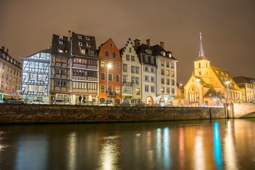 Fototapeta na wymiar La Petite France à Strasbourg de nuit, Alsace
