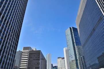 大阪駅前のビル群