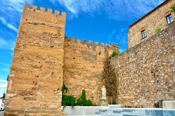 Ciudades medievales, Cáceres, Torre de la Hierba y muralla