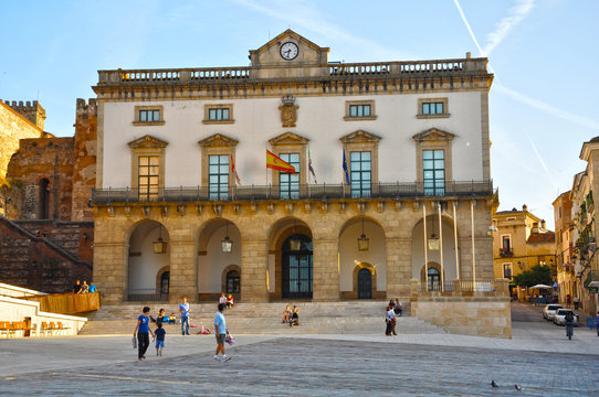 Plaza Mayor y Ayuntamiento de C&aacute;ceres, Extremadura