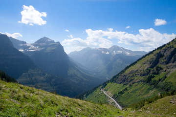 Fototapeta na wymiar MT-Glacier National Park-Highline Trail