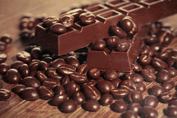Coffee beans with chocolate glaze and dark chocolate