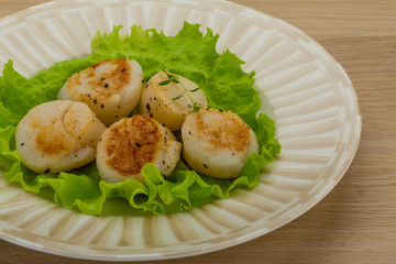 Grilled scallops