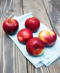 Red apples