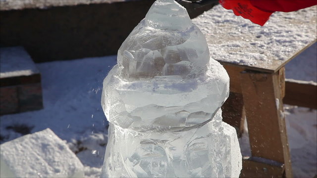 sculptures made ​​of ice 3