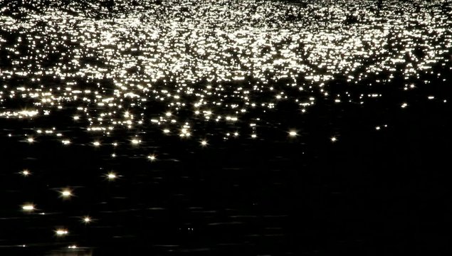 Sonnenlicht Reflektion am Wasser