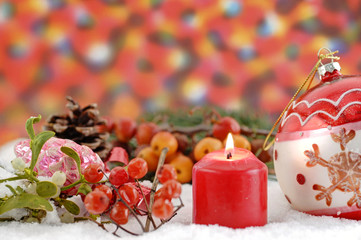 Weihnachtsdekoration mit Kerze