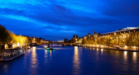 Les quais de Seine à Paris