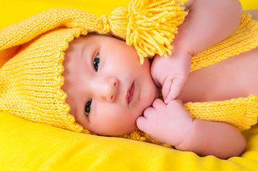 Newborn in yellow suit gnome - 74336092