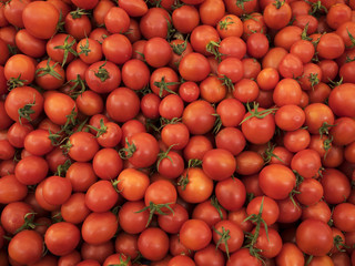 Many Ripe Red cherry-tomatoes