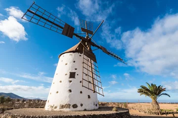 Deurstickers Windmill in El Roque, Fuerteventura (Spain) © Noradoa