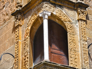 Monumentos de Cáceres, Palacio de Godoy, balcón de esquina