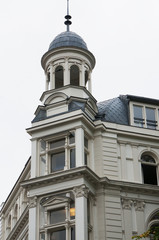 Fototapeta na wymiar Gebäude mit Turm