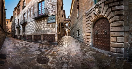 Fotobehang Barri Gotische wijk en Brug der Zuchten in Barcelona, Catalonië © anshar73