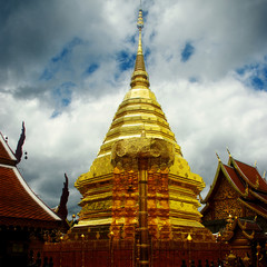 Naklejka premium golden temple of Chiang Mai