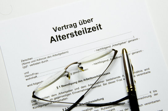 Vertrag &uuml;ber Altersteilzeit mit F&uuml;ller und Brille