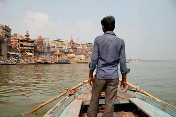 Zelfklevend Fotobehang India, Varanasi, Ganges River © helentopper