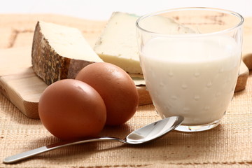 Formaggio latte e uova