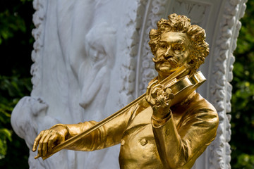 Obraz premium Österreich, Wien, Johann Strauß Denkmal