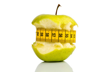 Apfel auf mit Maßband