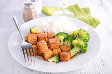 tofu, broccoli and rice
