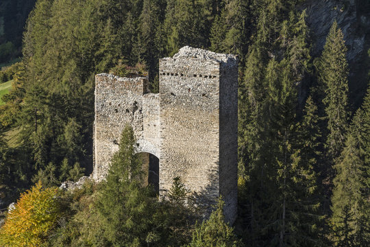 Ruine Tschan&uuml;ff