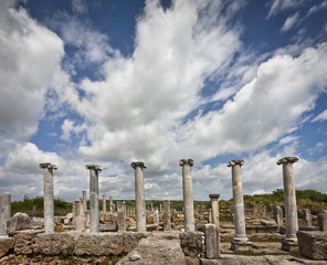 Naklejka premium Clouds Over Perga Ruins