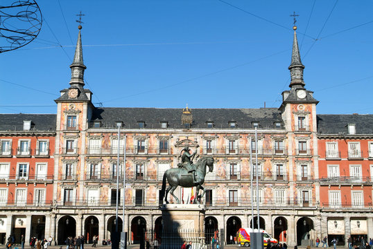 People visiting architecture on the Plaza Mayor, Madrid