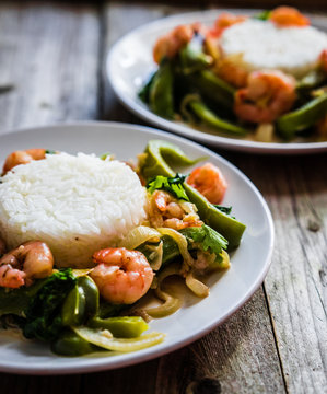 Shrimps with rice and vegetables
