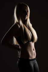 Naklejka premium Frau im Sport Outfit