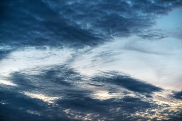 Obraz premium Beautiful sky with fluffy clouds