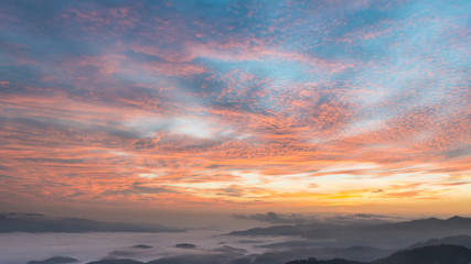 Fototapeta premium Beautiful dawn over the mountain