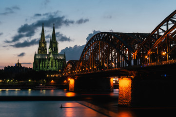 Obraz premium Cologne Cathedral taken in Cologne, Germany during sunset time