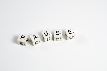 Schrift Pause