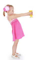 Obraz premium Summer mood a little girl.