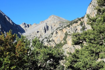 Fototapeta na wymiar Lefka Ori mountains in Crete, Greece