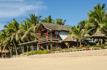 бунгало на берегу моря