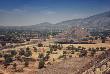 Naklejka premium Pyramid of the Moon, Teotihuacan, Mexico, mountains