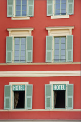 Hotelfassade als Symbolfoto