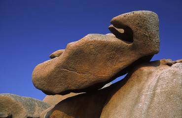 Gesteinsgebilde an der Cote Granit Rose, Bretagne