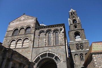 Fototapeta na wymiar chiesa medievale